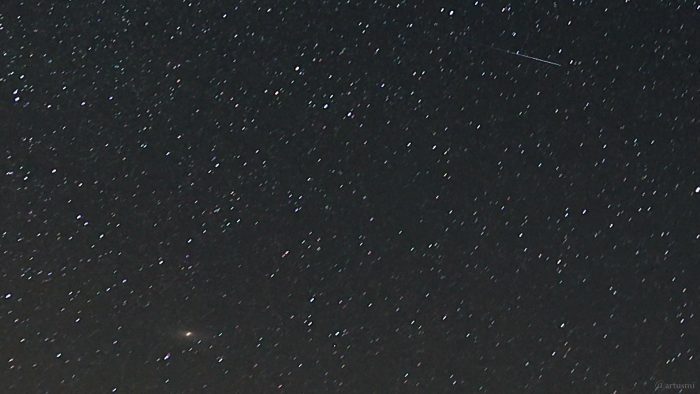 Meteor und Andromedagalaxie am 12. August 2023