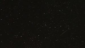 Meteor unterhalb des Sternbildes Cassiopeia am 12. August 2023