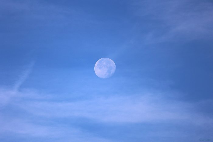 Abnehmender Mond am Morgen des 1. Oktober 2023