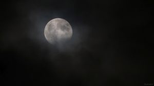 Partielle Mondfinsternis am 28. Oktober 2023 in Mainfranken hinter Wolken