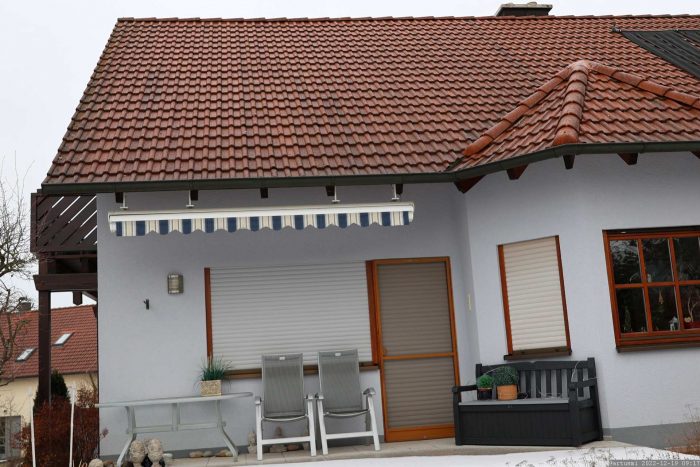 Unser Haus am 19. Dezember 2022 vor der Installation der PV-Anlage Richtung SSO