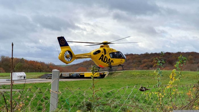 ADAC-Luftrettung in Ochsenfurt - Landung des Rettungshubschraubers Christoph 18
