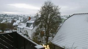 Glätte nach Einsetzen von Regen und Tauwetter am 5. Dezember 2023