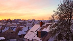 Morgenrot am 21. Januar 2024 in Eisingen, nach der kältesten Nacht des Winters 2023/2024 mit über minus 10 Grad.