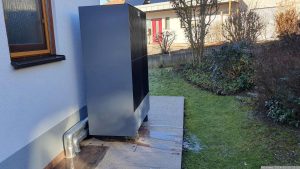 Außeneinheit unserer Wärmepumpe am 28. Januar 2024