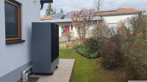 Außeneinheit unserer Wärmepumpe am 23. Februar 2024
