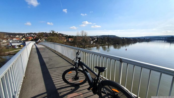 Blick vom Ludwig-Volk-Steg auf Veitshöchheim am 28. Februar 2024