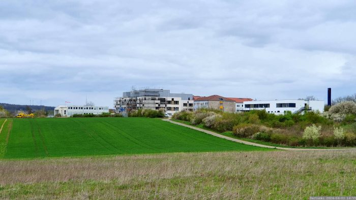 ADAC-Luftrettungsstation mit Christoph 18, Main-Klinik Ochsenfurt und KfH-Nierenzentrum.