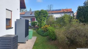 Unser Garten mit Außeneinheit der LWWP am 10. April 2024