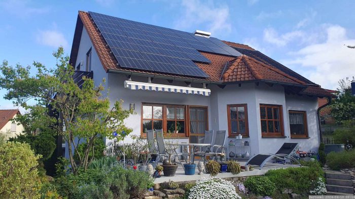 Unsere PV-Anlage am 10. April 2024