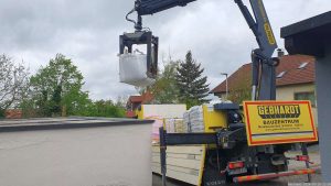 Anlieferung von Splitt im Big Bag