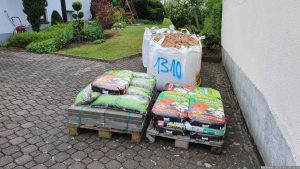 Gesamtlieferung von Baustoffen und Blumenerde