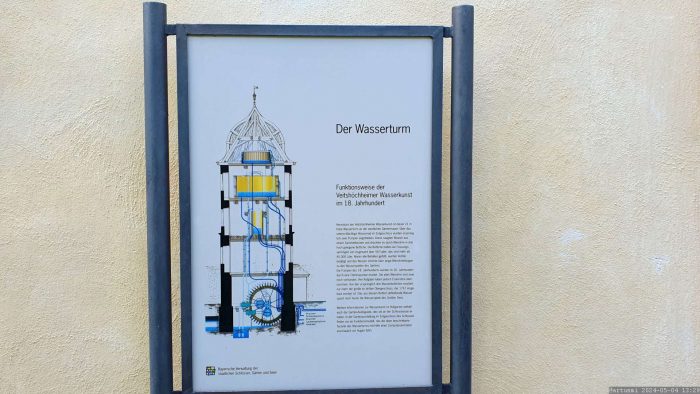 Infotafel am Wasserturm im Hofgarten in Veitshöchheim