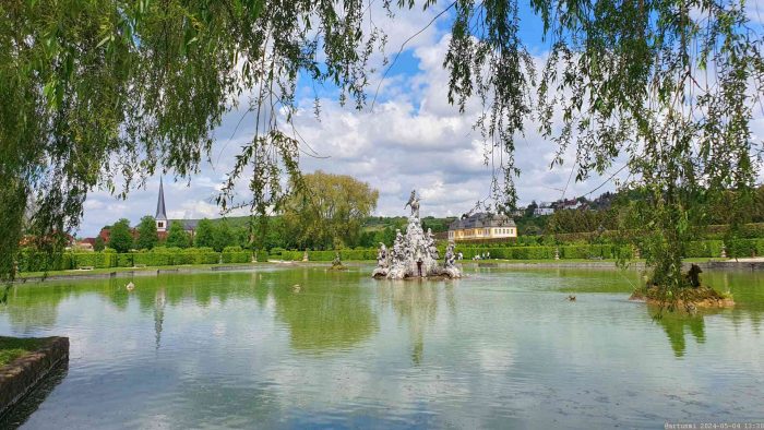 Großer See im Hofgarten in Veitshöcheim