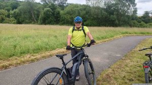 Artur Schmitt am 17. Juni 2024 während einer Fahrradtour bei Greußenheim