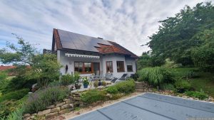 Unser Garten und unsere PV-Anlage am 3. Juli 2024