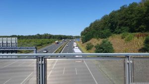 Brücke über die A3 in der Nähe der AS Helmstadt