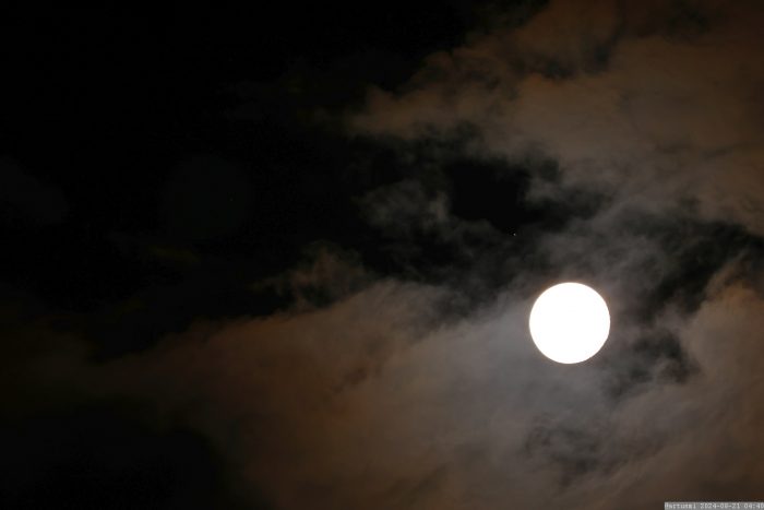 Konstellation Saturn - Mond am 21. August um 04:40 Uhr