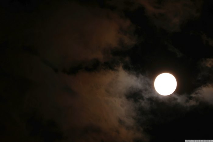 Konstellation Saturn - Mond am 21. August um 04:45 Uhr