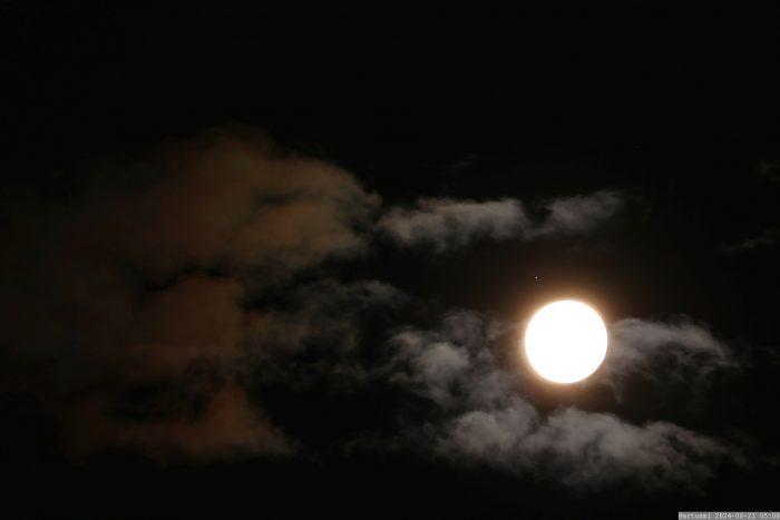 Konstellation Saturn - Mond am 21. August um 05:08 Uhr