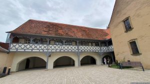 Ehrenhof der Spitalanlage in Ochsenfurt am Tag des offenen Denkmals 2024