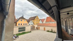 Ehrenhof der Spitalanlage in Ochsenfurt am Tag des offenen Denkmals 2024