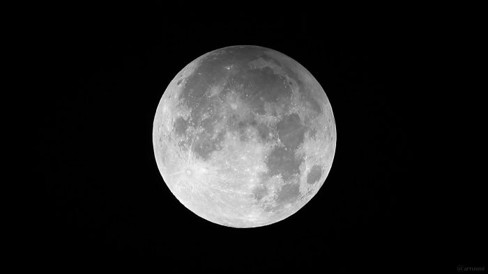 Vollmond im Halbschatten am 18. September 2024