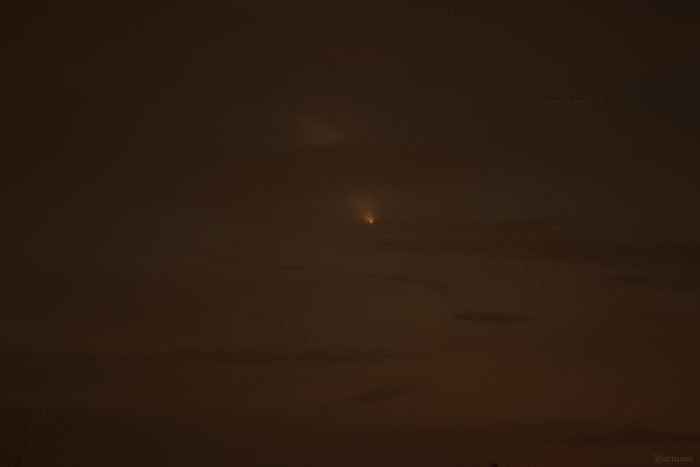 Komet C/2023 A3 (Tsuchinshan-ATLAS) am 13. Oktober 2024 um 20:03 Uhr hinter Wolken