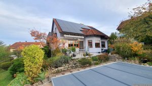 Unser Garten und unsere PV-Anlage am 18. Oktober 2024