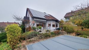 Unser Garten und unsere PV-Anlage am 1. November 2024
