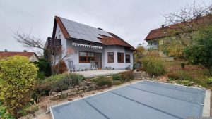 Unser Garten und unsere PV-Anlage am 7. November 2024
