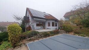 Unser Garten und unsere PV-Anlage am 10. November 2024