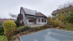 Unser Garten und unsere PV-Anlage am 14. November 2024