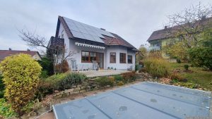 Unser Garten und unsere PV-Anlage am 15. November 2024