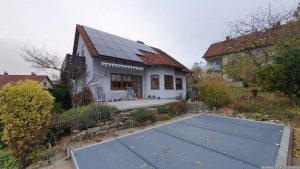 Unser Garten und unsere PV-Anlage am 17. November 2024