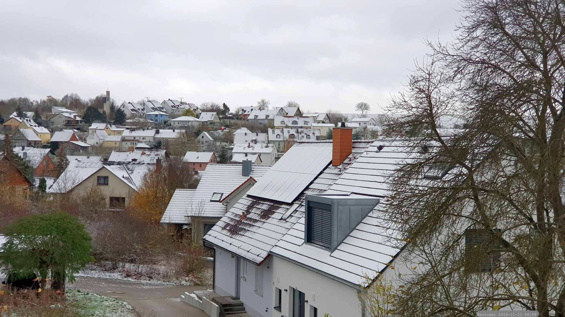 Erster Schnee im Herbst 2024 am Morgen des 21. November 2024 in Eisingen