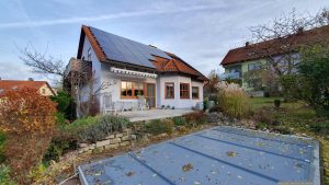 Unser Garten und unsere PV-Anlage am 24. November 2024