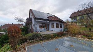 Unser Garten und unsere PV-Anlage am 26. November 2024