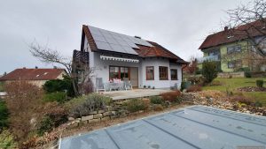 Unser Garten und PV-Anlage am 15. Dezember 2024