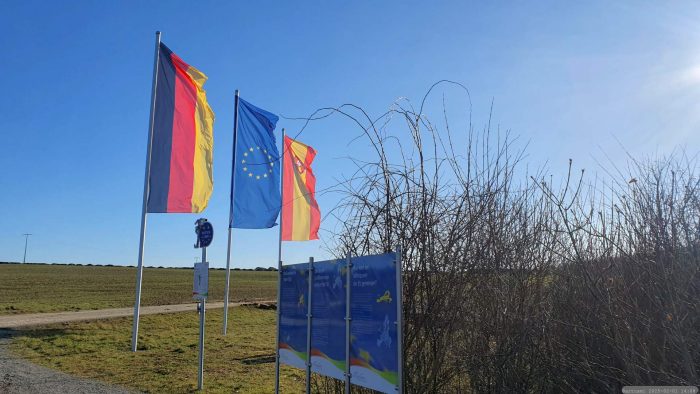 Geografischer Mittelpunkt der EU bei Gadheim am 1. Februar 2025