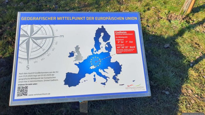 Infotafel am geografischen Mittelpunkt der EU bei Gadheim