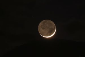 Mond mit Erdlicht am 1. März 2025