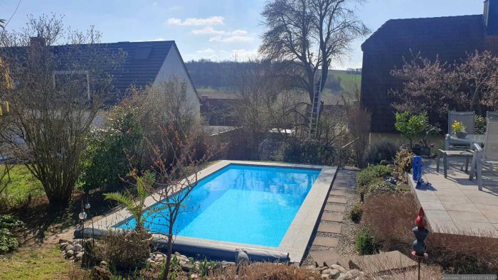 Unser Garten am 27. März 2025 - Erster Badetag bei einer Wassertemperatur von 25 °C