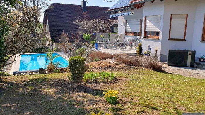 Unser Garten am 27. März 2025 - Erster Badetag bei einer Wassertemperatur von 25 °C