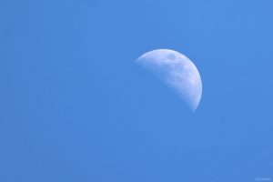Zunehmender Mond am 4. April 2025