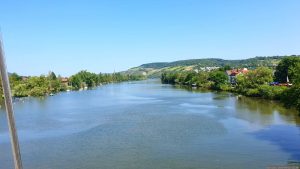 Der Main am 12. Juni 2025 zwischen Margetshöchheim und Veitshöchheim - jetzt ohne den Ludwig-Volk-Steg