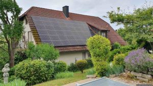 Neue PV-Anlage beim Nachbar am 27. Juni 2025 - Ostausrichtung