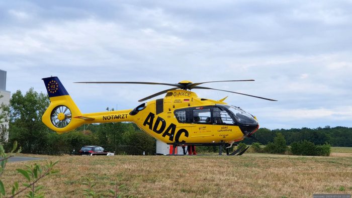 Rettungshubschrauber Christoph 18 auf dem Gelände der MKO
