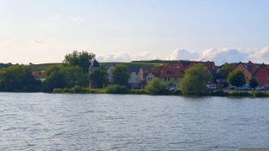 Blick von Marktbreit über den Main nach Segnitz am 5. August 2025