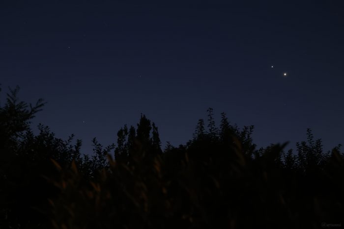 Jupiter und Venus am frühen Morgen des 12. August 2025 während ihrer engsten Annäherung im Sternbild Zwillinge